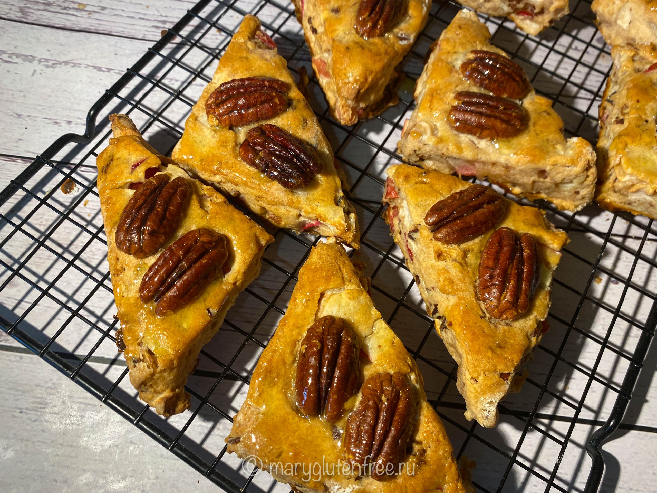 Рецепт английских сконов с яблоком